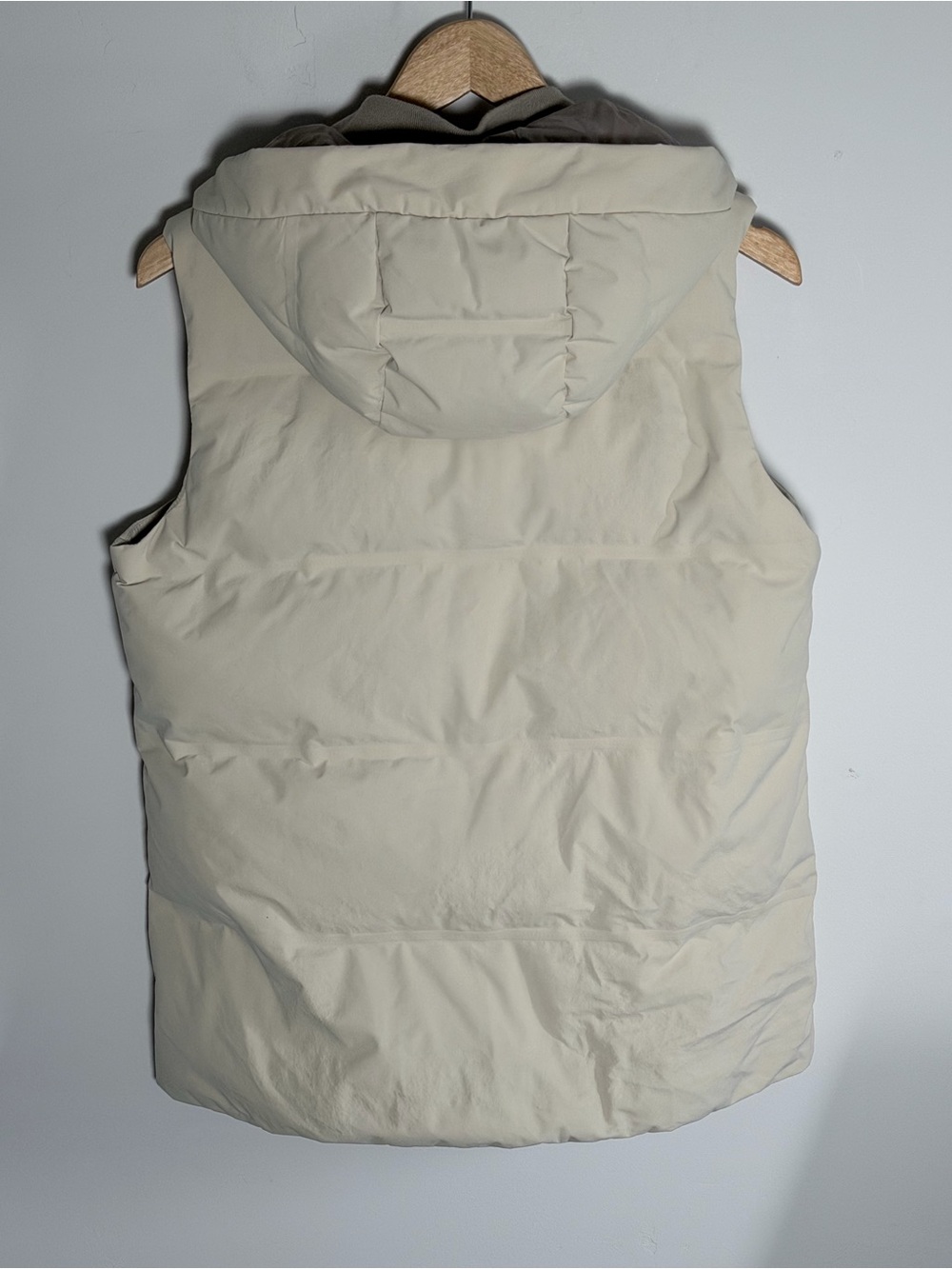 Eddie Bauer Women's Light Cream Quilted Hooded Down Vest S - Picture 10 of 13